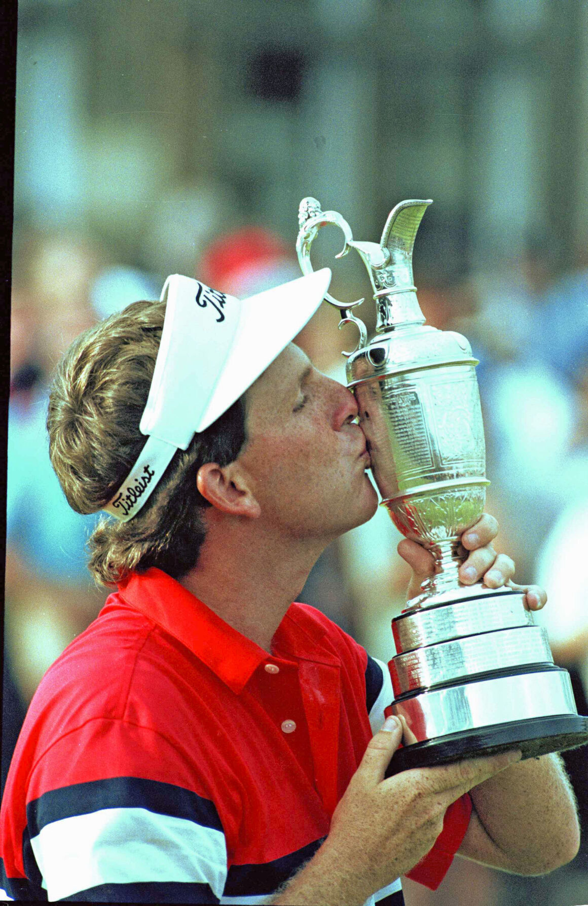 1989: Mark Calcavecchia wins the British Open